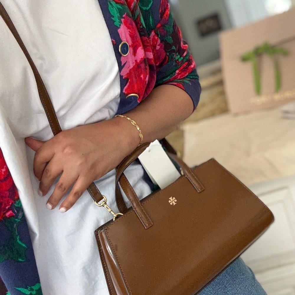 New 450+ Tory Burch Emerson mini tote in rich walnut color Leathe - Picture 9 of 12